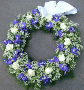 butan pine wreath (roses, iris,  gypsophilla, 60cm)