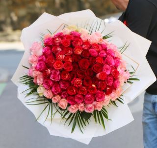 100 szálas színátmenetes nagy rózsacsokor