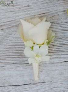 kitűző (dendrobium, rózsa, krém)