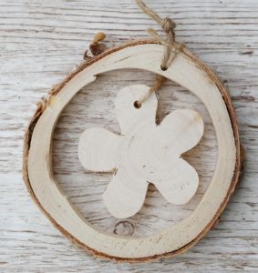 wooden decor with flower (12cm)