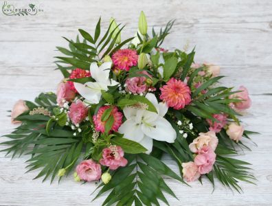 Main table centerpiece (lisianthus, dali, lily, pink, white), wedding