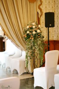 standing flower decoration Gerbeaud (rose, bushy rose, gypsophila, amber, white, peach), wedding