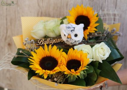 Abschlussblumenstrauß mit Sonnenblumen und Eule