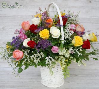 Rose basket with 40 colorfull roses, with limonium