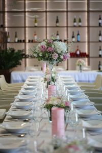 Wedding table decoration in tall vase 1pc, Budapest Locavore (hydrangea, lisianthus, statice, pink, white)