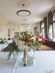 Centerpiece with echeveria, Városliget Café, Budapest (white hydrangea), wedding