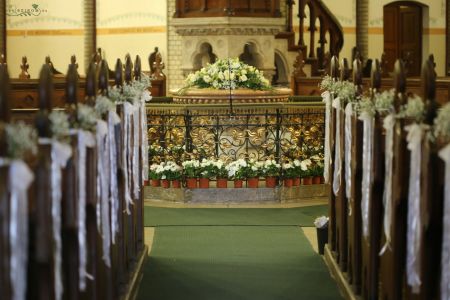 Templomi oltárdísz és padsordísz, fehér, Szilágyi Dezső tér, esküvő