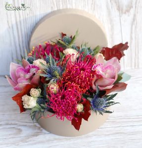 Modern autumn flowerbox - pink (9 stems)