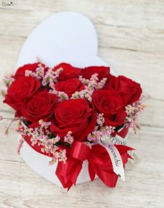 Little heart box with 9 red roses, and pink small flowers