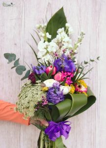 Tall bouquet with spring flowers, 18 stems