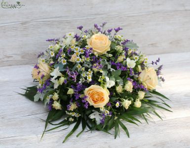 Centerpiece (rose, limonium, chamomile, peach, purple)