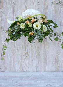 Centerpiece in coctail vase (hydrangea, lisianthus, spray rose, cala, white, mint, peach) Rozmaring restaurant