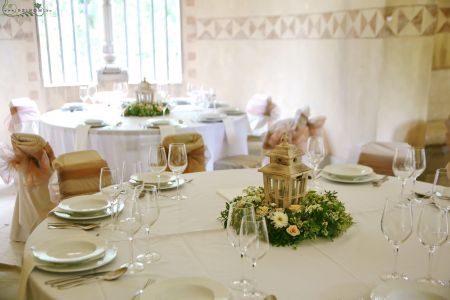 Centerpiece with lantern 1 pc (small flowers, spray roses, peach) Vajdahunyad castle