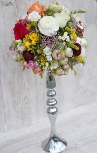 Centerpiece on silver base (rose, english rose, buttercup, fresia, wild flowers, peach, pink, claret, white, sárga)