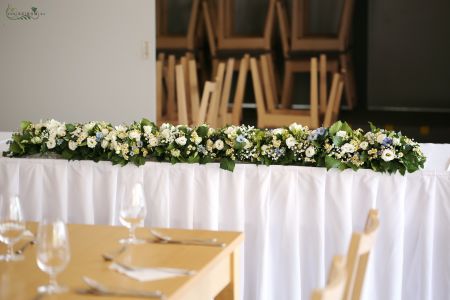 Flower garland (meadow flowers, chamimille, freesia, oxypetalum, spray rose, baby's brreath, blue, white) Szentendre Skanzen