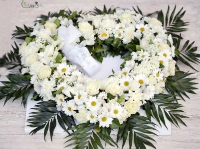 white heartshaped wreath with palmleaves (65cm, 58 st)