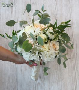 bridal bouquet (lisianthus, rose, creme)