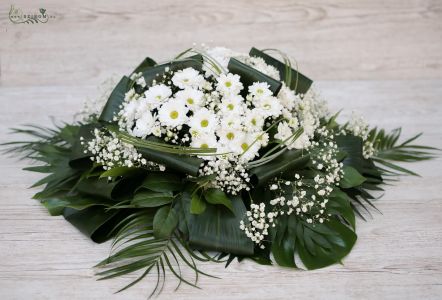 autódísz krizantémból visszahajtott levelekkel (rezgő, fehér)