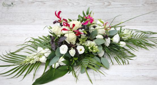 car flower arrangement with Gloriosa (rose, lisianthus, snapdragon, white, pink)