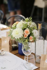 Wedding table decoration in a jar, A KERT Bisztró Budapest (spray rose, dahlia, wild flowers, peach, white, blue)