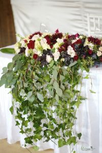 Falling main table centerpiece, Csónakház Mulató Budapest (dahlia, lisianthus, spray rose, ivy, cream, burgundy)