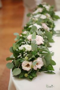 Main table centerpiece , Dudok rendezvényház (lisianthus, eucalyptus, light pink, green)