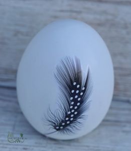 Weißes Ei mit Federmuster (10 cm)