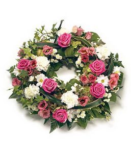koszorú rózsából és fehér - rózsaszín virágokból (50cm, 25szál)