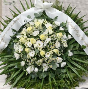 nagy fehér állókoszorú rózsából, liziantuszból és fehér apró virágokból (1m, 50szál))