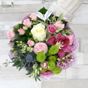 Small mixed bouquet with roses and orchid (10 stems)
