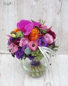 Compact bouquet in glass ball, with phalaenopsis orchids, roses, callas, lisianthusses, carnations (22 stems)