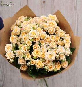 Round bouquet with 20 peach spray roses