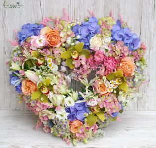 Flower heart with hydrangeas, roses, orchids (45 cm)