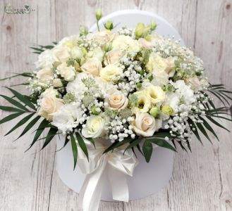 Riesenschachtel mit weißen und cremefarbenen Blüten (60 Stängel)