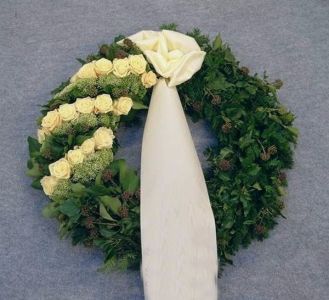 Ivy wreath wit asymmetrical decor