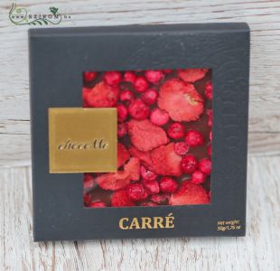 chocoMe 41% milk chocolate, Freeze-dried strawberry and redcurrant pieces (50g)