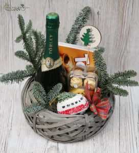 Weihnachtskorb mit Auto