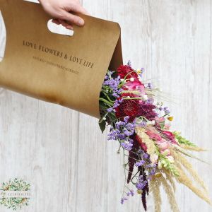 Modern bouquet in kraftpaper bag, with seasonal flowers (16 setms)