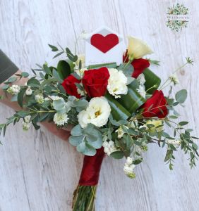 Liebesbriefstrauß mit roten Rosen, Lisianthussen, kleinen Blüten (18 Stiele)