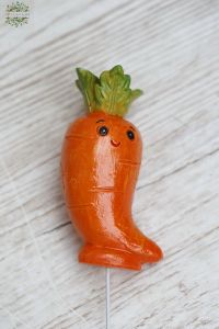 carrot figurine 