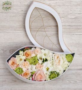 Leaf shaped box with see through top, with pastel flowers