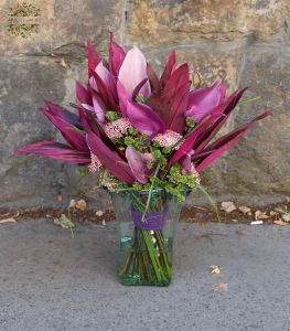 purple bouquet made of anthuriums and ozothamnus (20 stems)