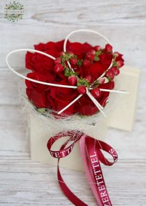 Rote Rosen Kubus mit Herz (9 Stiele)