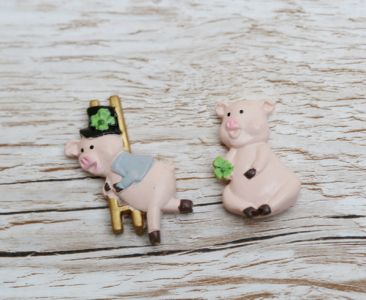 Ceramic pig figure (1pc)