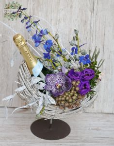 Crescent moon pot with champagne, flowers