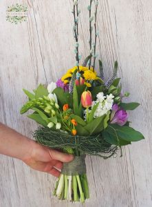 Spring oval bouquet with blue catkin (24 stems)