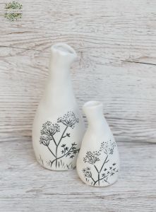 1 smaller and 1 larger patterned ceramic vases (11.5 cm and 17 cm)