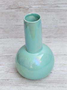 modern turquoise vase in the shape of thieves (18x30cm)