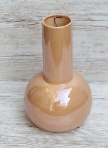 modern peach colored vase in the shape of thieves (18x30cm)
