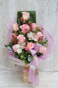 Graduation bouquet in pastel colors